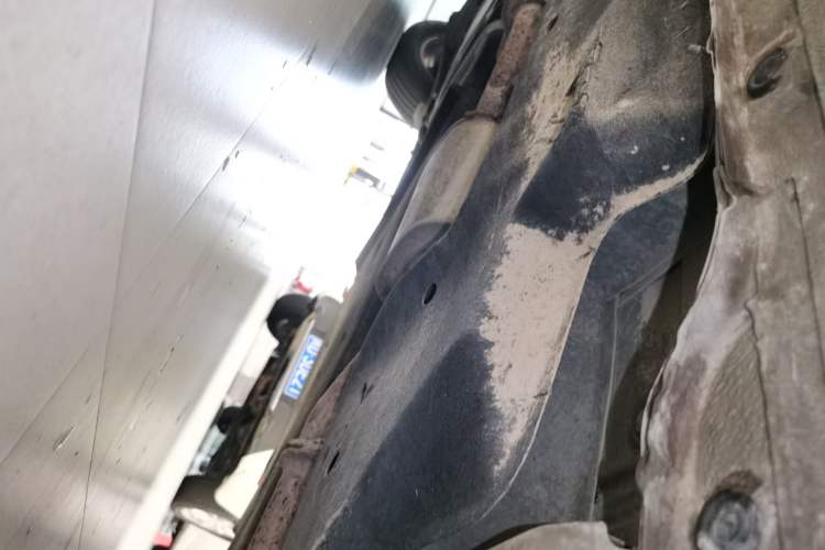 Used Buick GL8 2018 28T Luxury Model China VI Standard Chassis Front Right