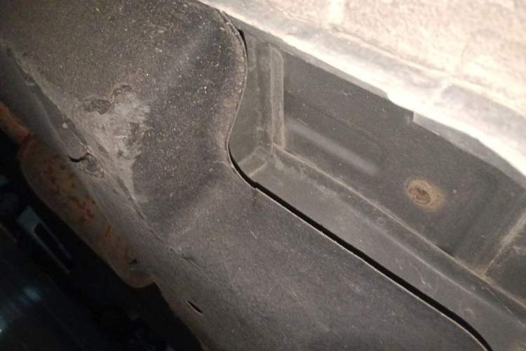 Used Buick GL8 2018 28T Luxury Model China VI Standard Chassis Front Right