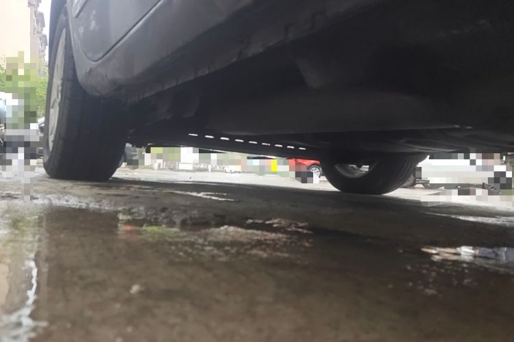 Used Buick GL8 2018 28T Luxury Model China VI Standard Chassis Front Right