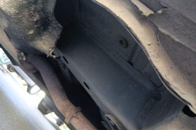 Used Buick GL8 2018 28T Luxury Model China VI Standard Chassis Front Right