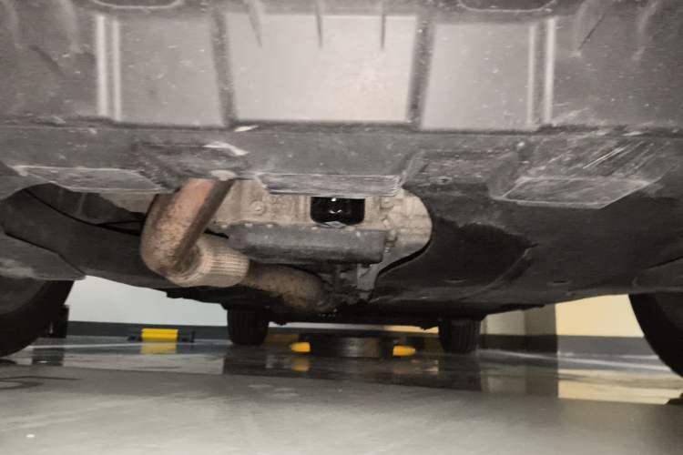 Used Buick GL8 2018 28T Luxury Model China VI Standard Chassis Front
