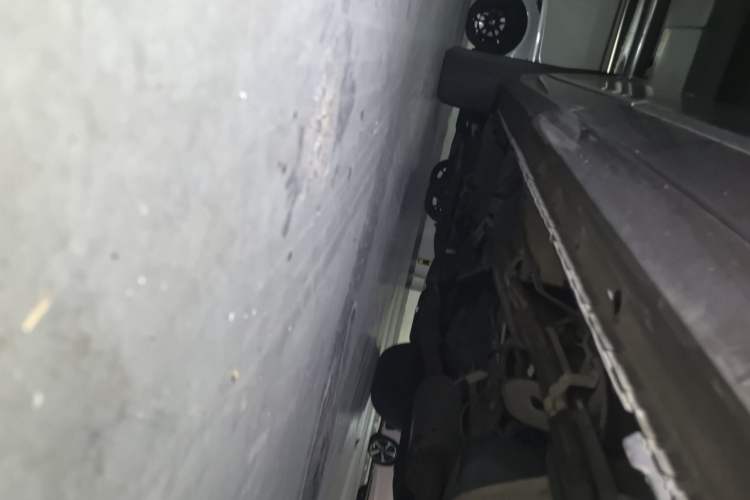 Used Buick GL8 2018 28T Luxury Model China VI Standard Chassis Rear Left