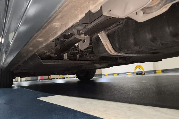 Used Buick GL8 2018 28T Luxury Model China VI Standard Chassis Rear Left
