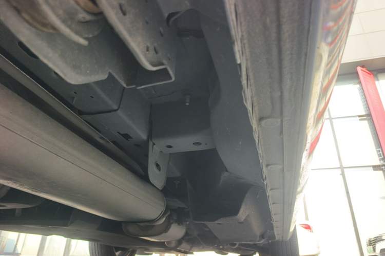 Used Buick GL8 2018 28T Comfort Model China VI Standard Chassis Rear Right