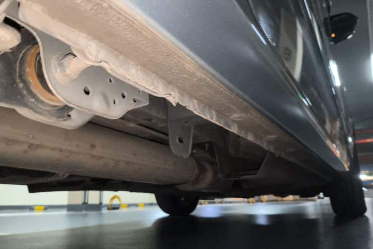 Used Buick GL8 2018 28T Luxury Model China VI Standard Chassis Rear Right