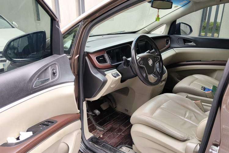 Used Buick GL8 2018 28T Luxury Model China VI Standard Driver Seat