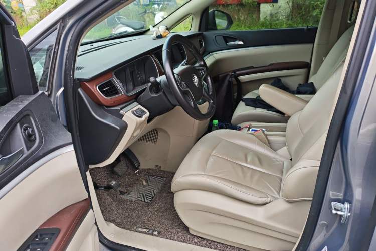 Used Buick GL8 2018 28T Luxury Model China VI Standard Driver Seat