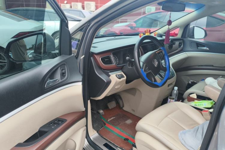 Used Buick GL8 2018 28T Luxury Model China VI Standard Driver Seat