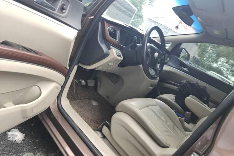 Used Buick GL8 2018 28T Luxury Model China VI Standard Driver Seat