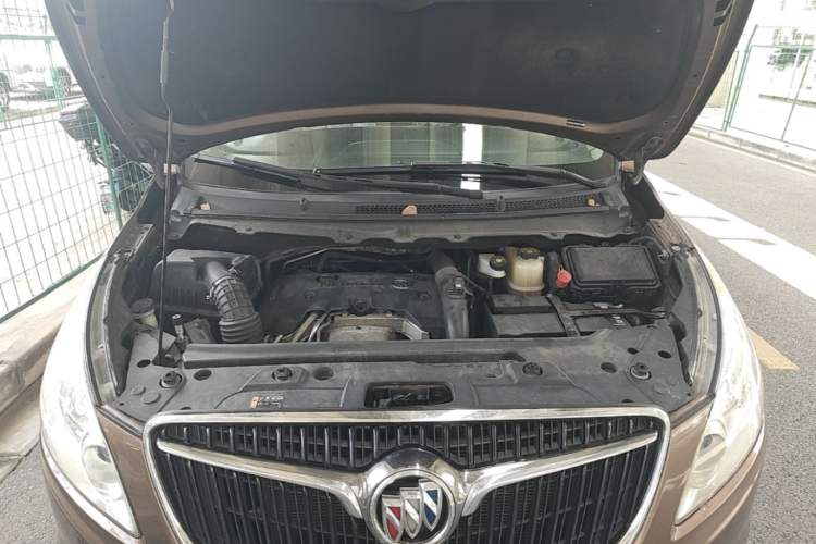 Used Buick GL8 2018 28T Comfort Model China VI Standard Engine Bay