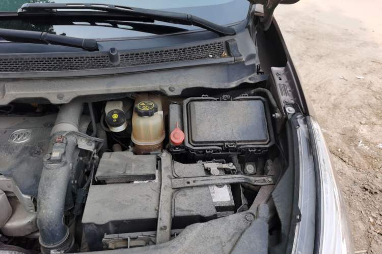 Used Buick GL8 2018 28T Comfort Model China VI Standard Engine Bay Left