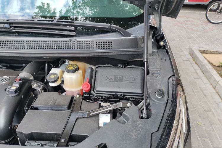 Used Buick GL8 2018 ES 28T Luxury Model China VI Standard Engine Bay Left