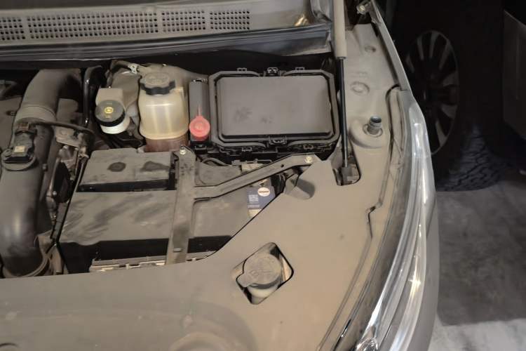 Used Buick GL8 2018 ES 28T Luxury Model China VI Standard Engine Bay Left