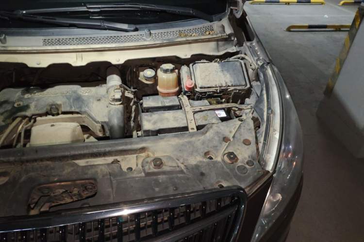 Used Buick GL8 2018 28T Luxury Model China VI Standard Engine Bay Left