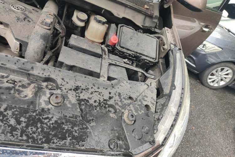Used Buick GL8 2018 28T Luxury Model China VI Standard Engine Bay Left