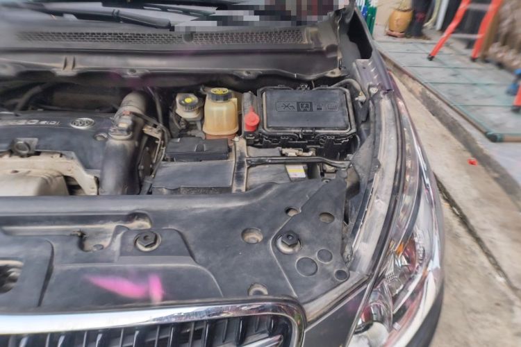 Used Buick GL8 2018 28T Luxury Model China VI Standard Engine Bay Left