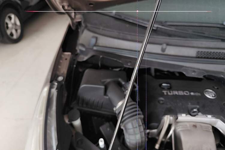 Used Buick GL8 2018 28T Comfort Model China VI Standard Engine Bay Right