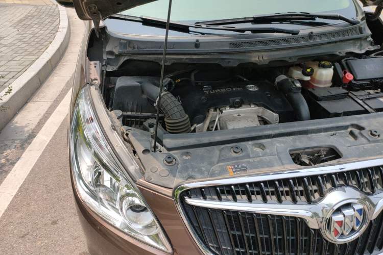 Used Buick GL8 2018 28T Comfort Model China VI Standard Engine Bay Right