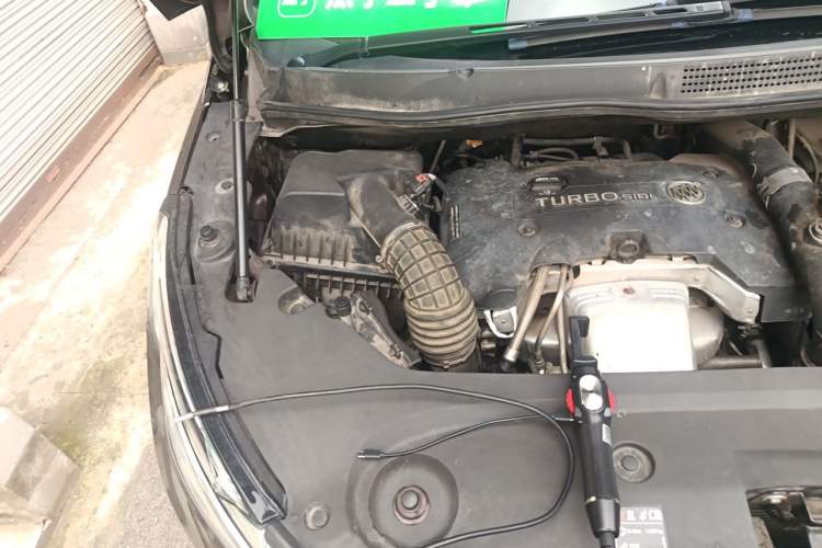 Used Buick GL8 2018 ES 28T Comfort Model China VI Standard Engine Bay Right