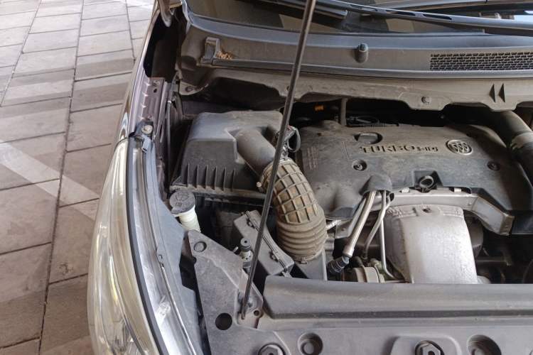 Used Buick GL8 2018 28T Prestige Version China VI Standard Engine Bay Right