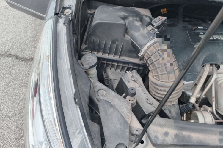 Used Buick GL8 2018 28T Luxury Model China VI Standard Engine Bay Right