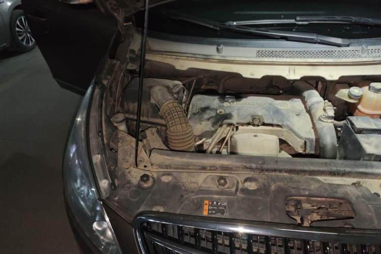 Used Buick GL8 2018 28T Luxury Model China VI Standard Engine Bay Right