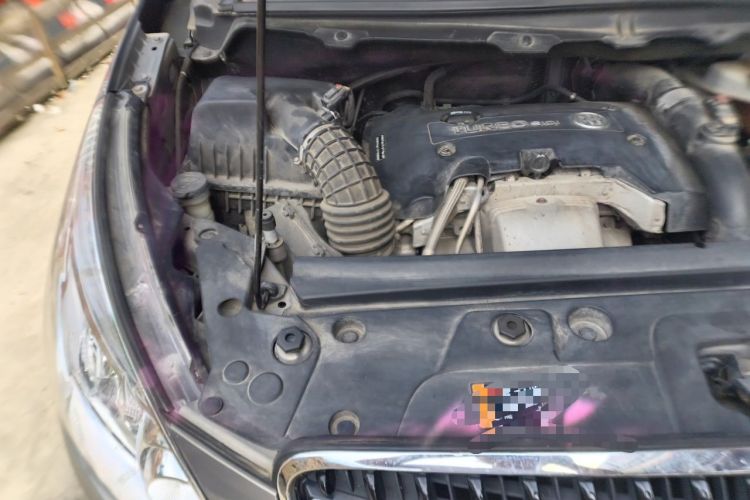Used Buick GL8 2018 28T Luxury Model China VI Standard Engine Bay Right
