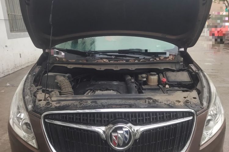 Used Buick GL8 2018 28T Luxury Model China VI Standard Engine Bay