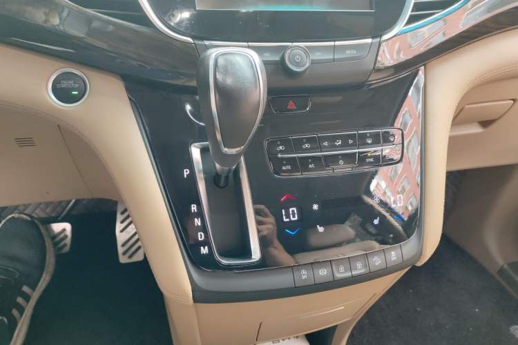 Used Buick GL8 2018 ES 28T Luxury Model China VI Standard Gear Lever