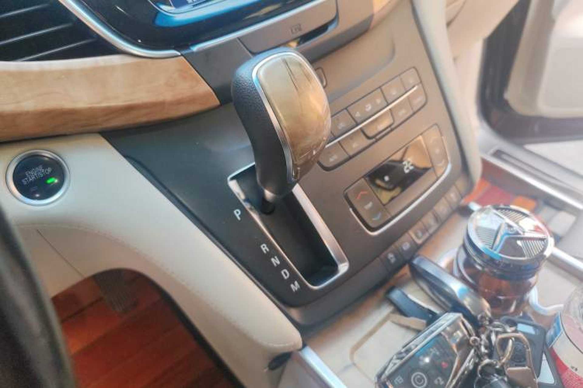 Used Buick GL8 2018 ES 28T Comfort Model China VI Standard Gear Lever