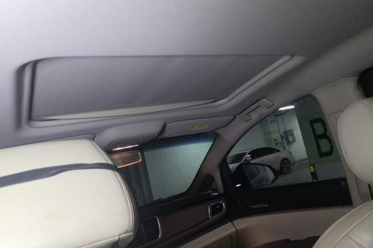 Used Buick GL8 2018 28T Luxury Model China VI Standard Headliner