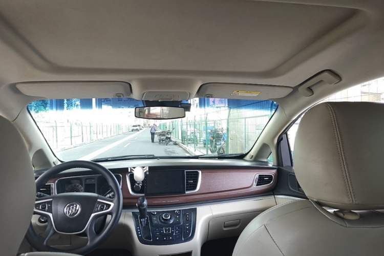 Used Buick GL8 2018 28T Comfort Model China VI Standard Headliner