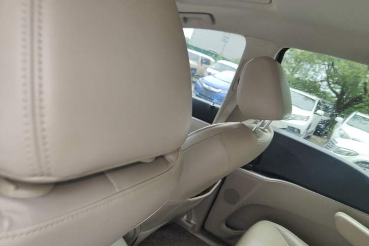 Used Buick GL8 2018 28T Luxury Model China VI Standard Headliner