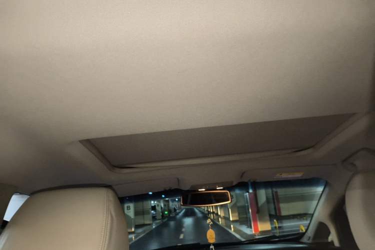 Used Buick GL8 2018 28T Luxury Model China VI Standard Headliner