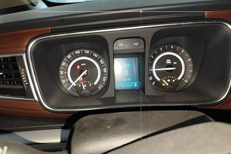 Used Buick GL8 2018 28T Comfort Model China VI Standard Instrument Cluster