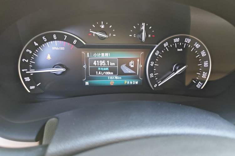 Used Buick GL8 2018 ES 28T Luxury Model China VI Standard Odometer Close Up