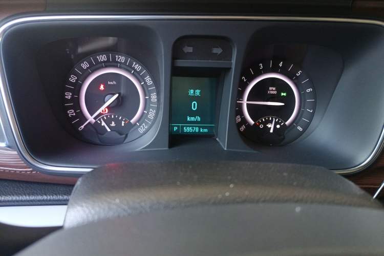 Used Buick GL8 2018 28T Prestige Version China VI Standard Odometer Close Up