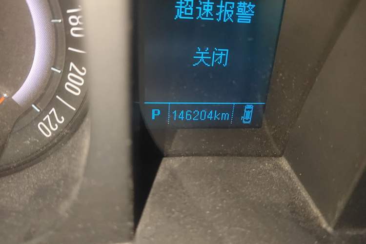 Used Buick GL8 2018 28T Luxury Model China VI Standard Odometer Close Up