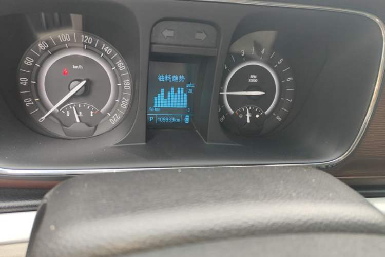 Used Buick GL8 2018 28T Luxury Model China VI Standard Odometer Close Up
