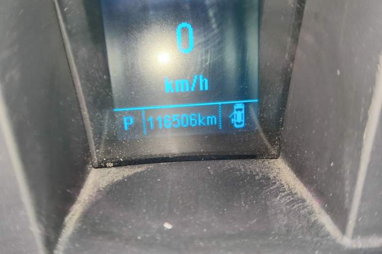 Used Buick GL8 2018 28T Luxury Model China VI Standard Odometer Close Up