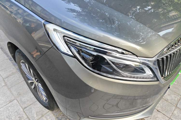 Used Buick GL8 2018 ES 28T Luxury Model China VI Standard Right Front Headlight