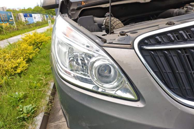 Used Buick GL8 2018 28T Luxury Model China VI Standard Right Front Headlight