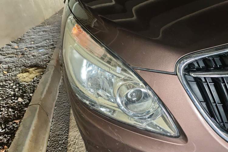 Used Buick GL8 2018 28T Comfort Model China VI Standard Right Front Headlight