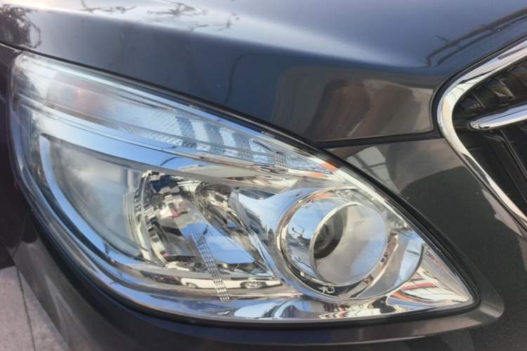 Used Buick GL8 2018 28T Comfort Model China VI Standard Right Front Headlight