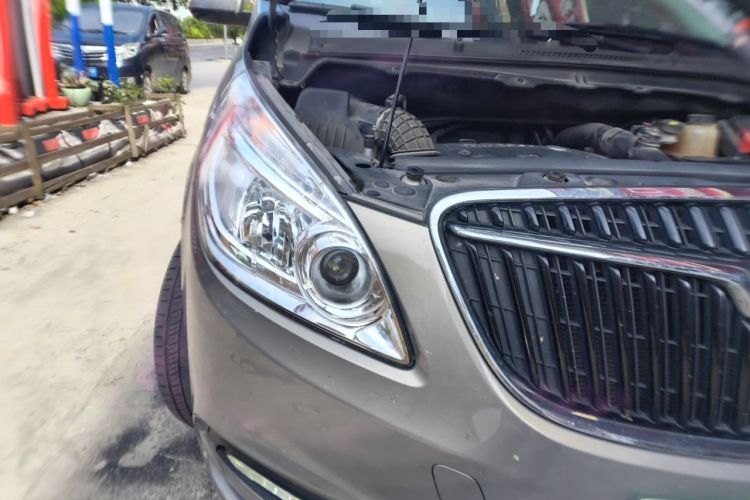 Used Buick GL8 2018 28T Luxury Model China VI Standard Right Front Headlight