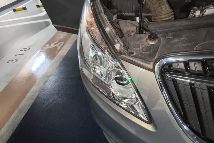 Used Buick GL8 2018 28T Luxury Model China VI Standard Right Front Headlight