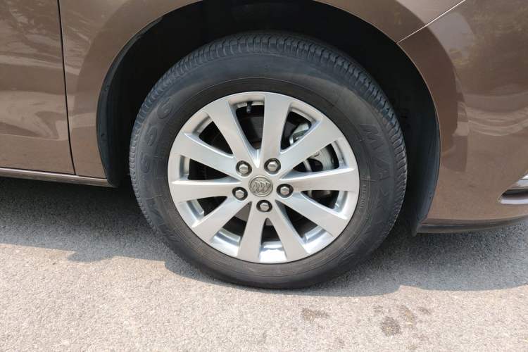 Used Buick GL8 2018 28T Comfort Model China VI Standard Right Front Wheel Hub