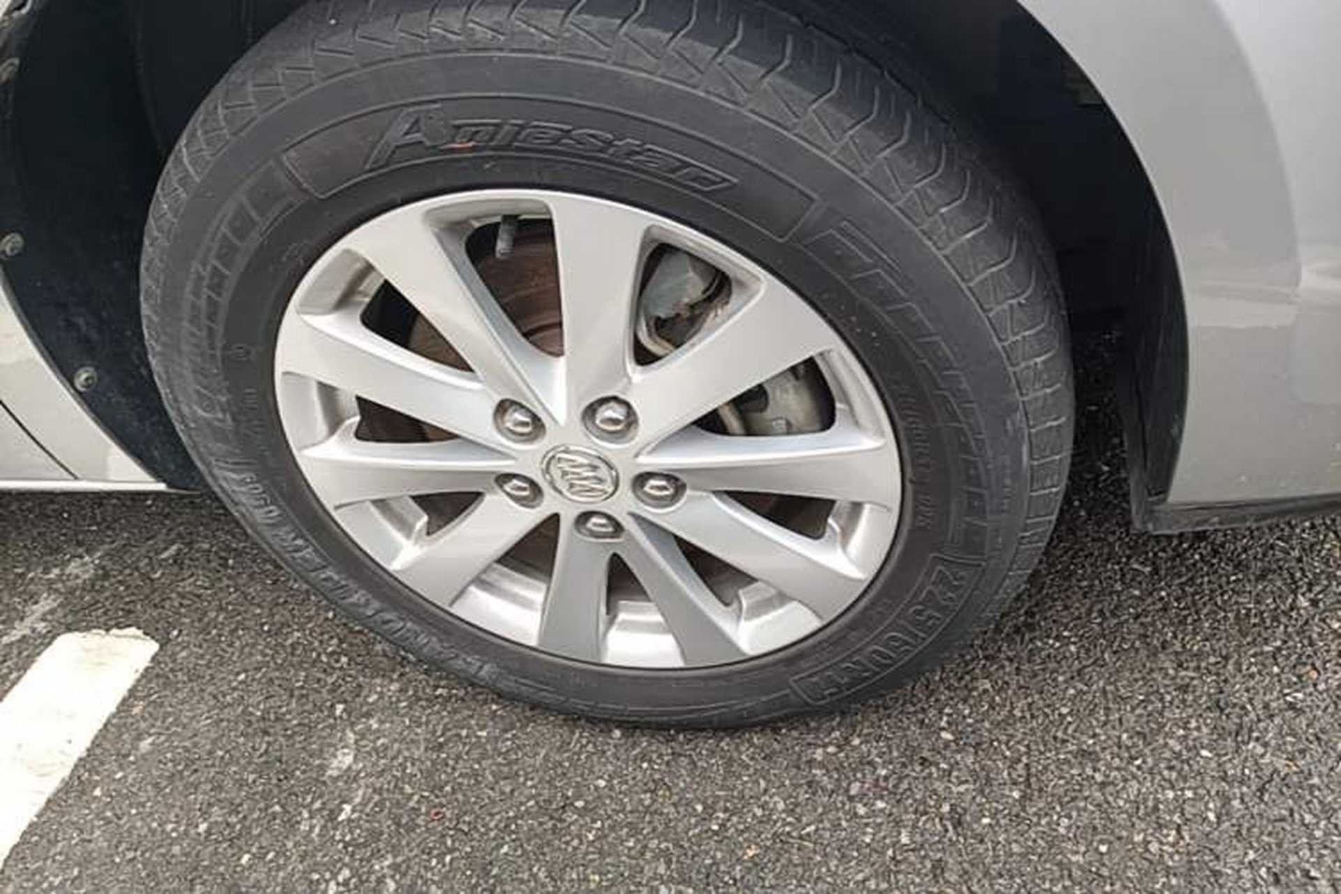 Used Buick GL8 2018 28T Prestige Version China VI Standard Right Front Wheel Hub