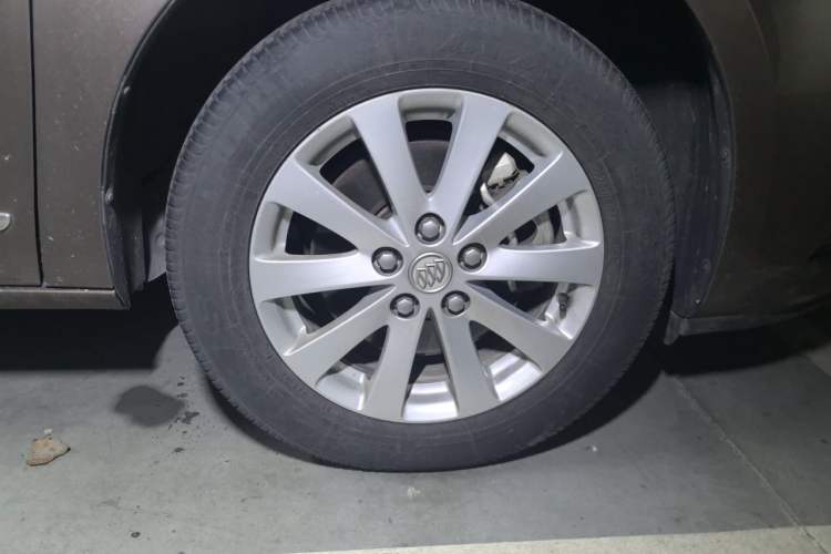 Used Buick GL8 2018 28T Luxury Model China VI Standard Right Front Wheel Hub