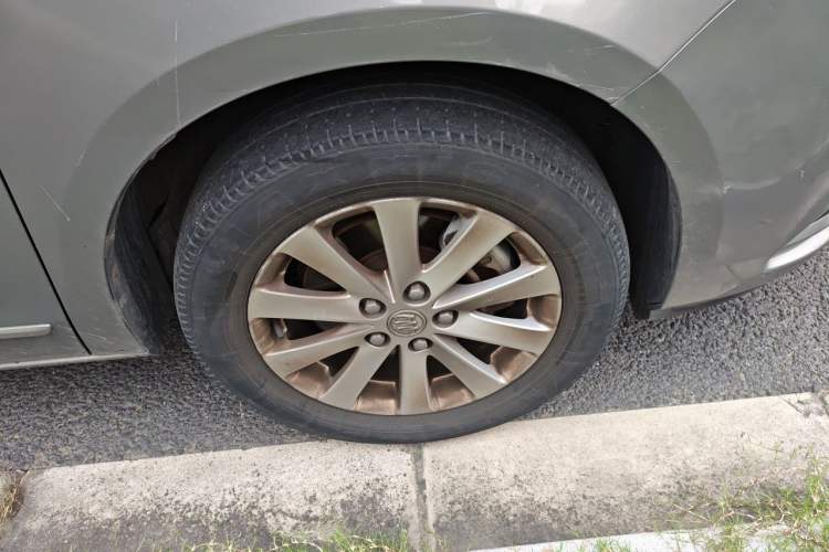 Used Buick GL8 2018 28T Luxury Model China VI Standard Right Front Wheel Hub